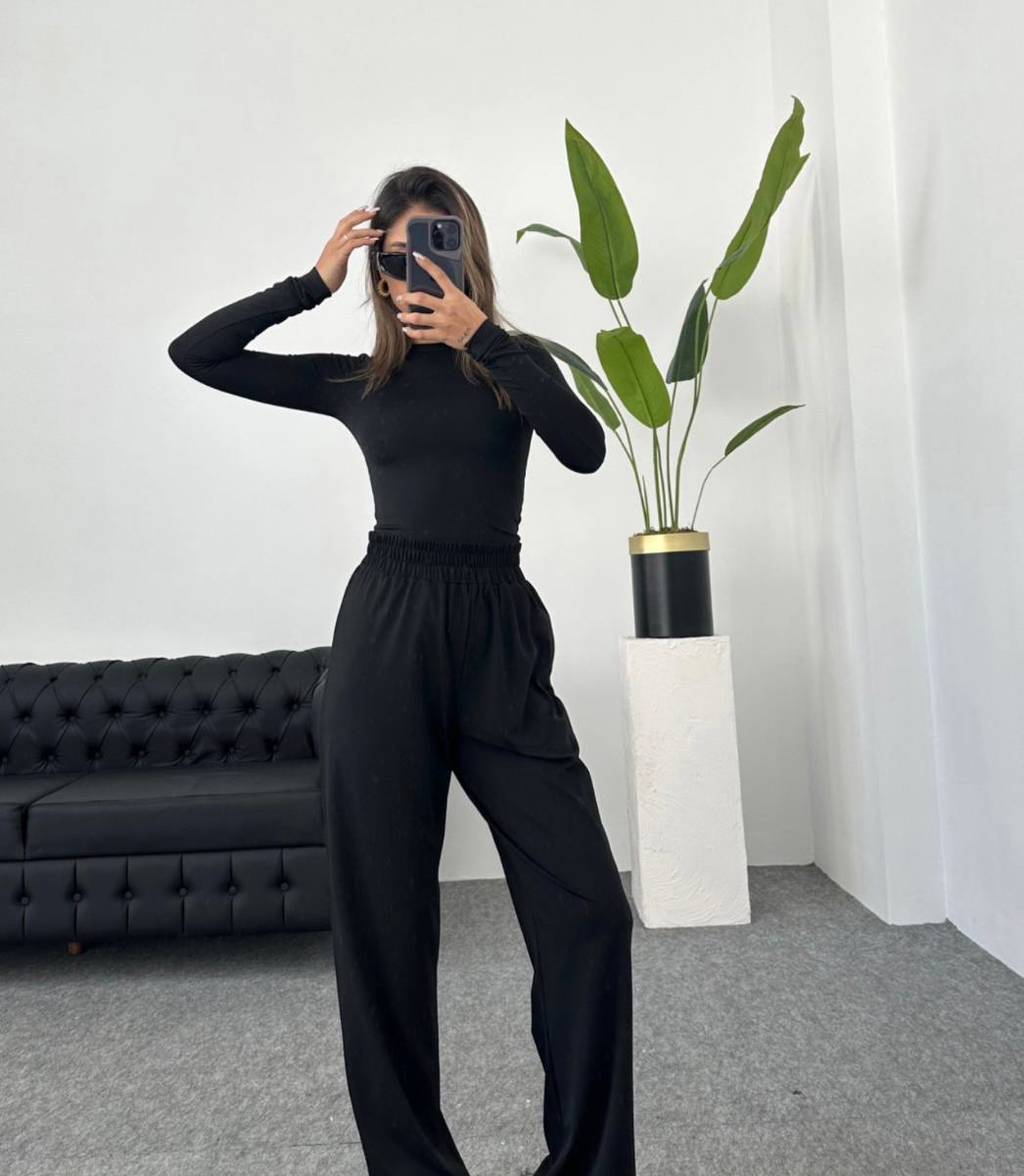 Stretchy two piece set black